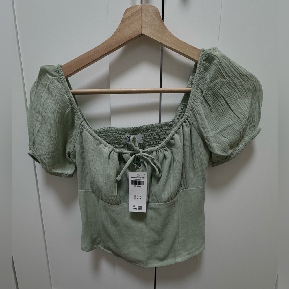 Green crop top